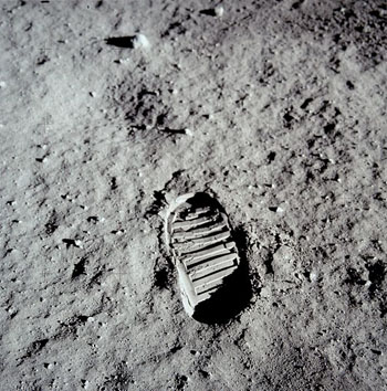 Lunar boot print